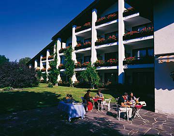 Hotel Ludwig Am Seidlpark Мурнау ам Щафелзе Екстериор снимка